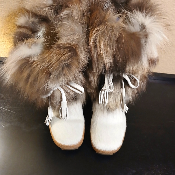 Oscar de la Renta Fox Fur Volpe Bianco Iceburg Chiaro Cream & Brown Boots - 40 - Picture 2 of 10